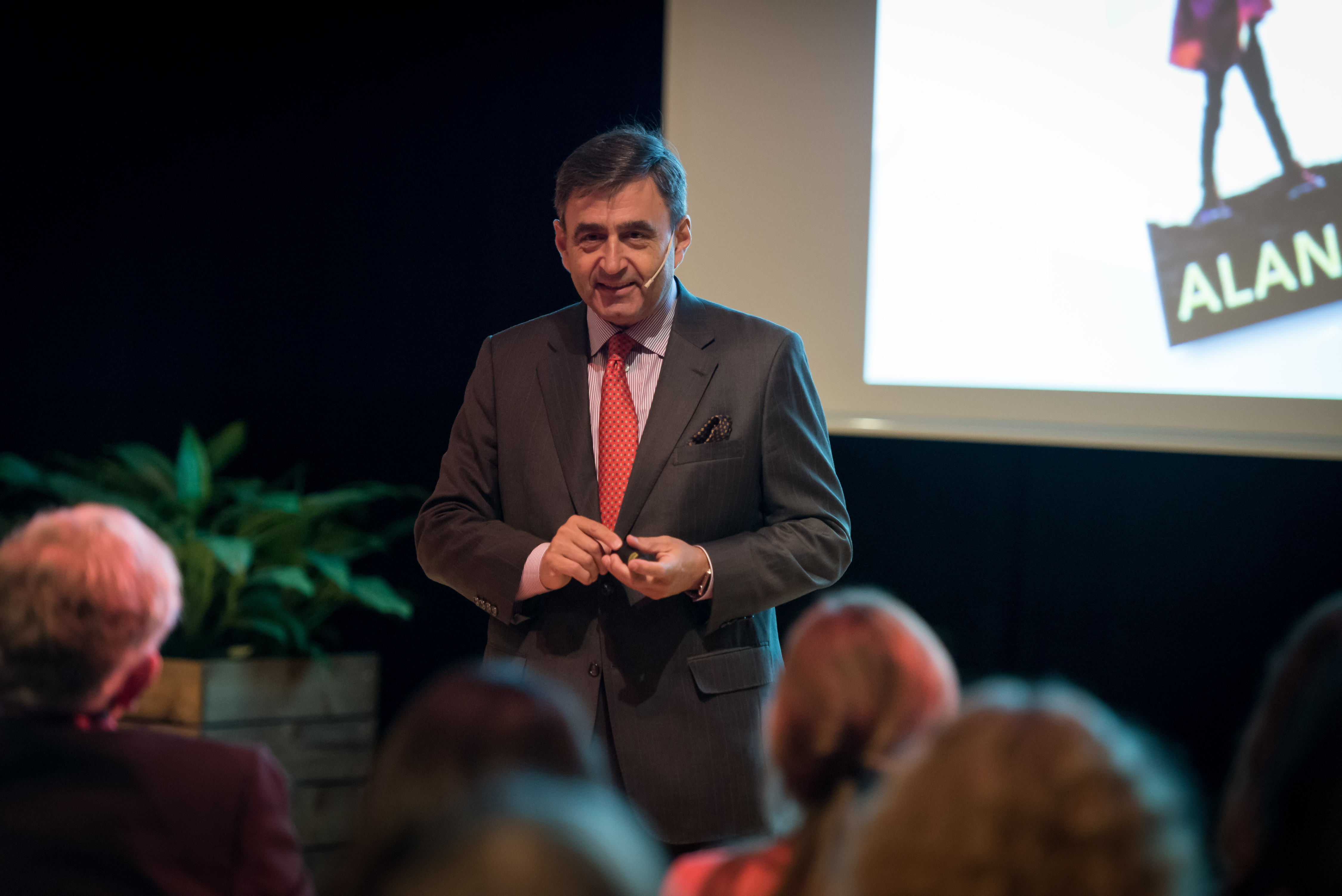 Picture of Eric Mazur during Innovation Room #3