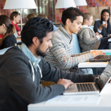 two students at EUR