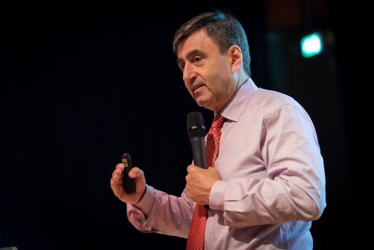Picture of Prof. Eric Mazur