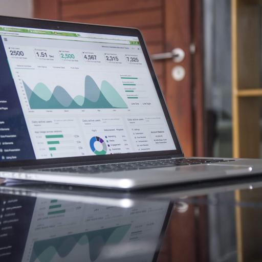 using learning analytics for goal setting in online education